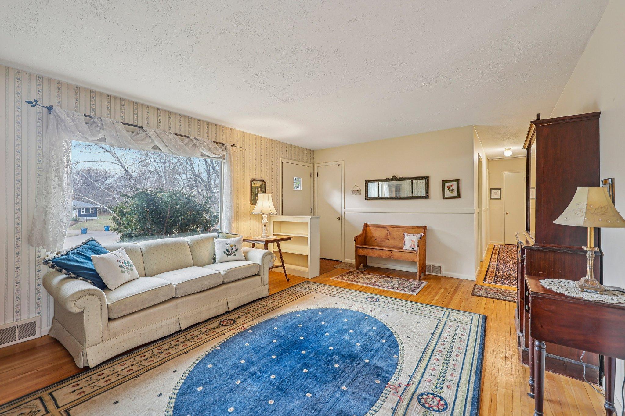 8-web-or-mls-Cedar Crest Rd-S1404-008.jpg