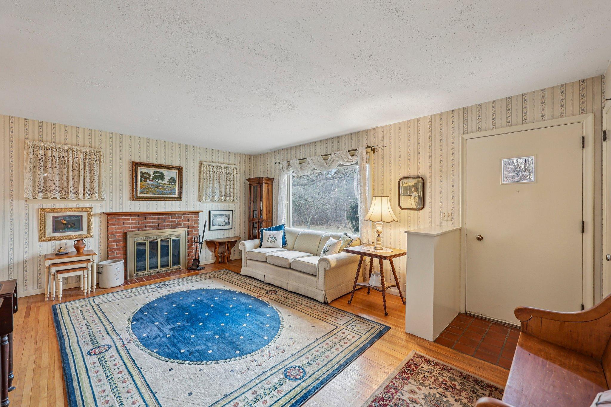 7-web-or-mls-Cedar Crest Rd-S1404-007.jpg