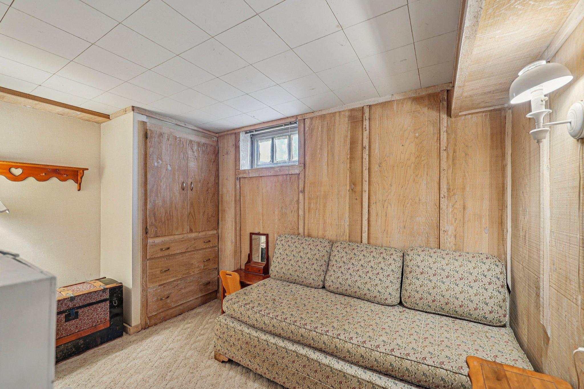 32-web-or-mls-Cedar Crest Rd-S1404-032.jpg