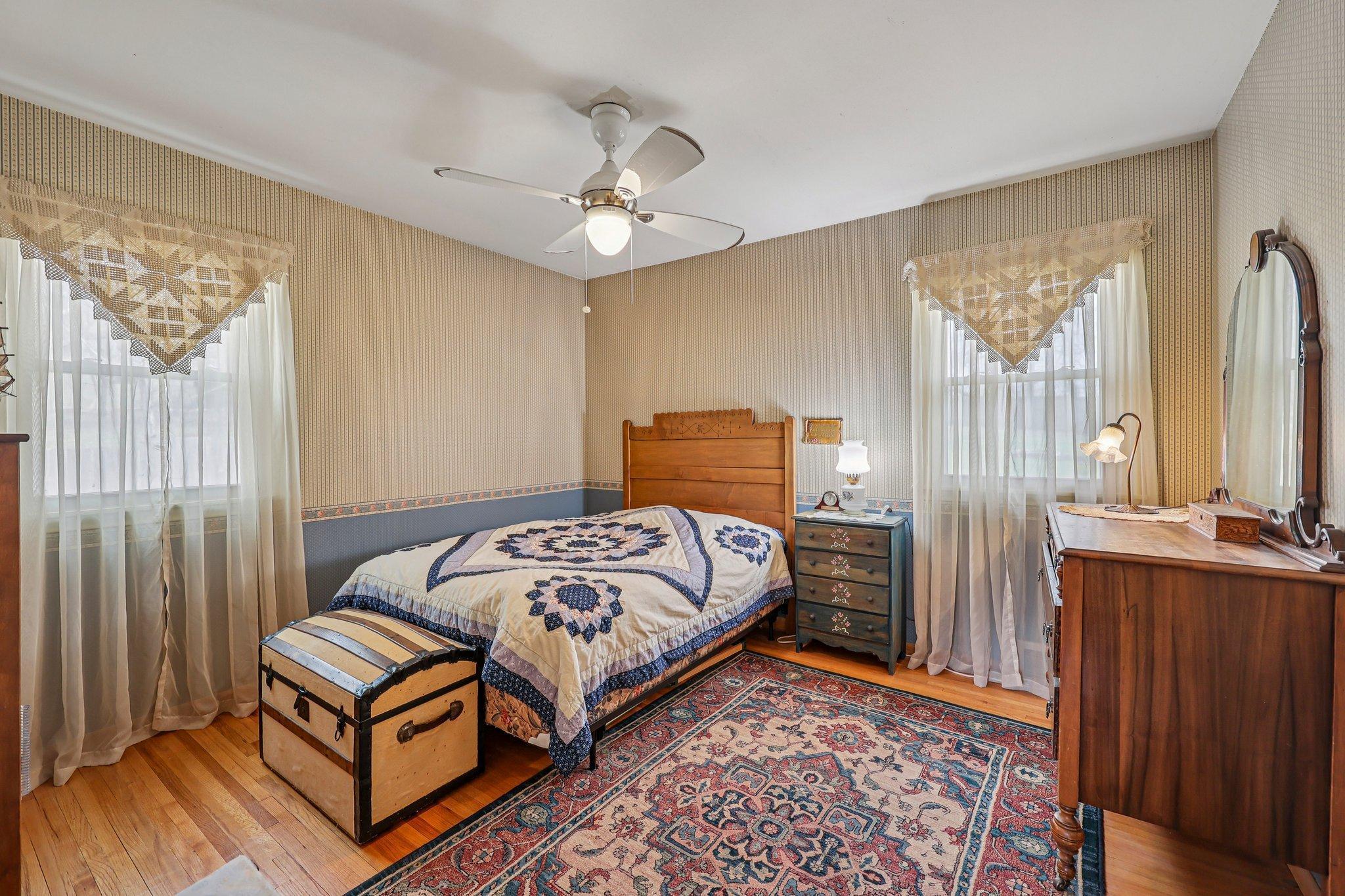 26-web-or-mls-Cedar Crest Rd-S1404-026.jpg