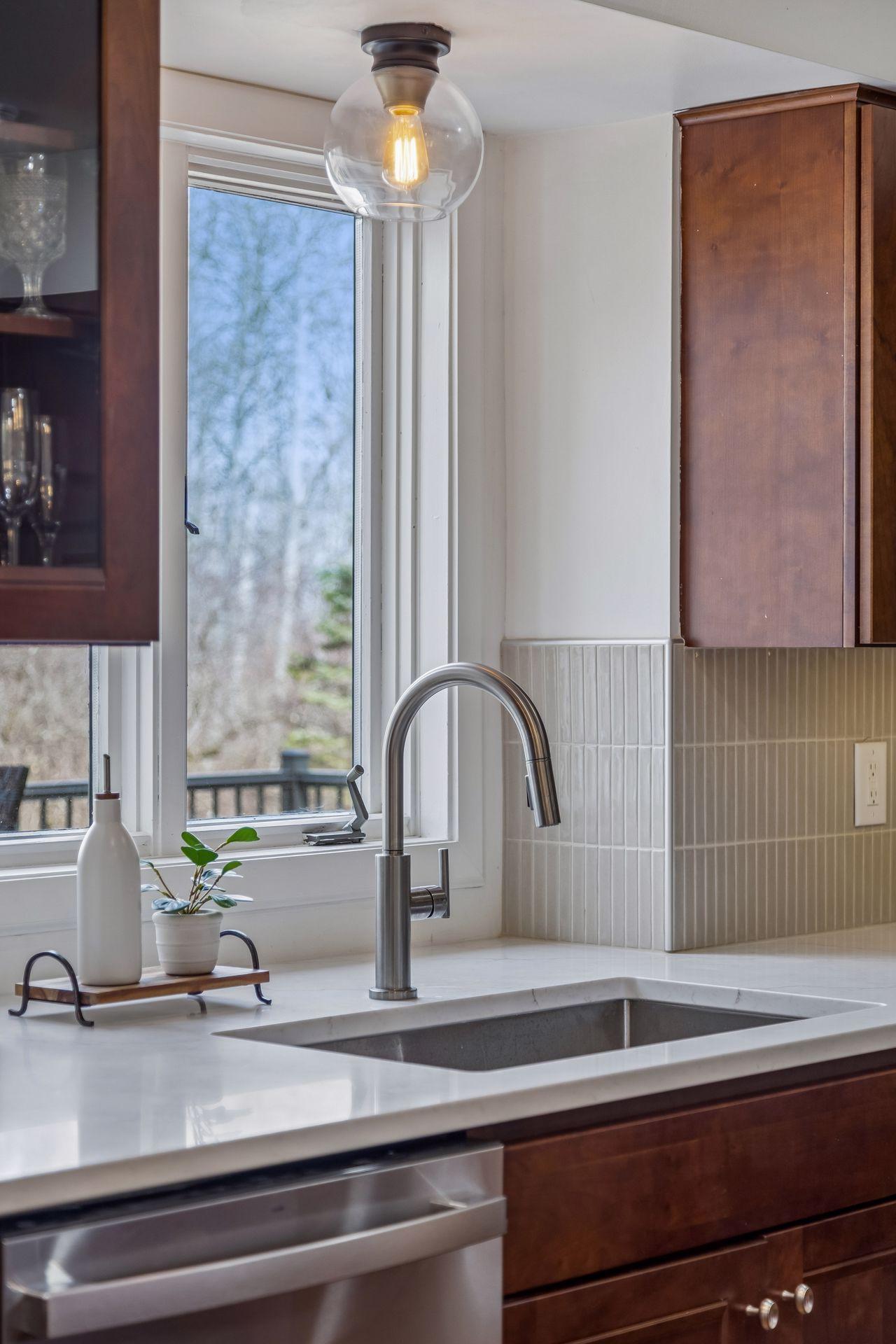 Large window bathes you in light.