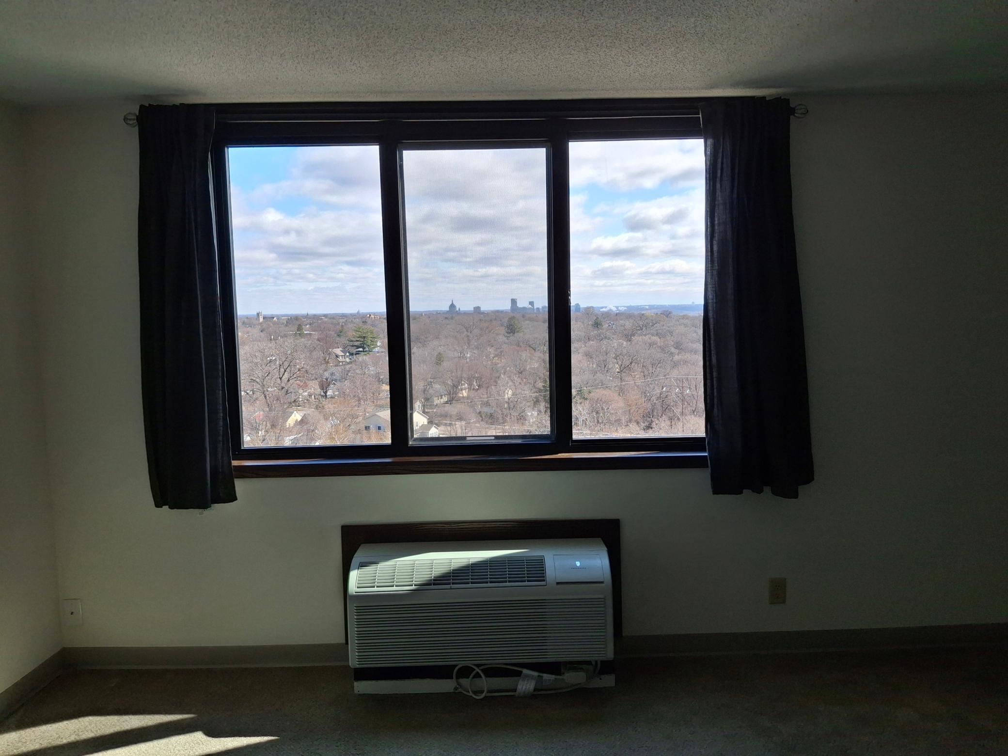 Fantastic City View, Windows that open and new heat pump -