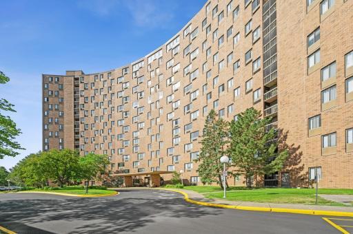 Photo for 1181 EDGCUMBE Road, 1105, Saint Paul, MN 55105 - listing #7048869 1181 EDGCUMBE Road, 1105, Saint Paul, MN 55105