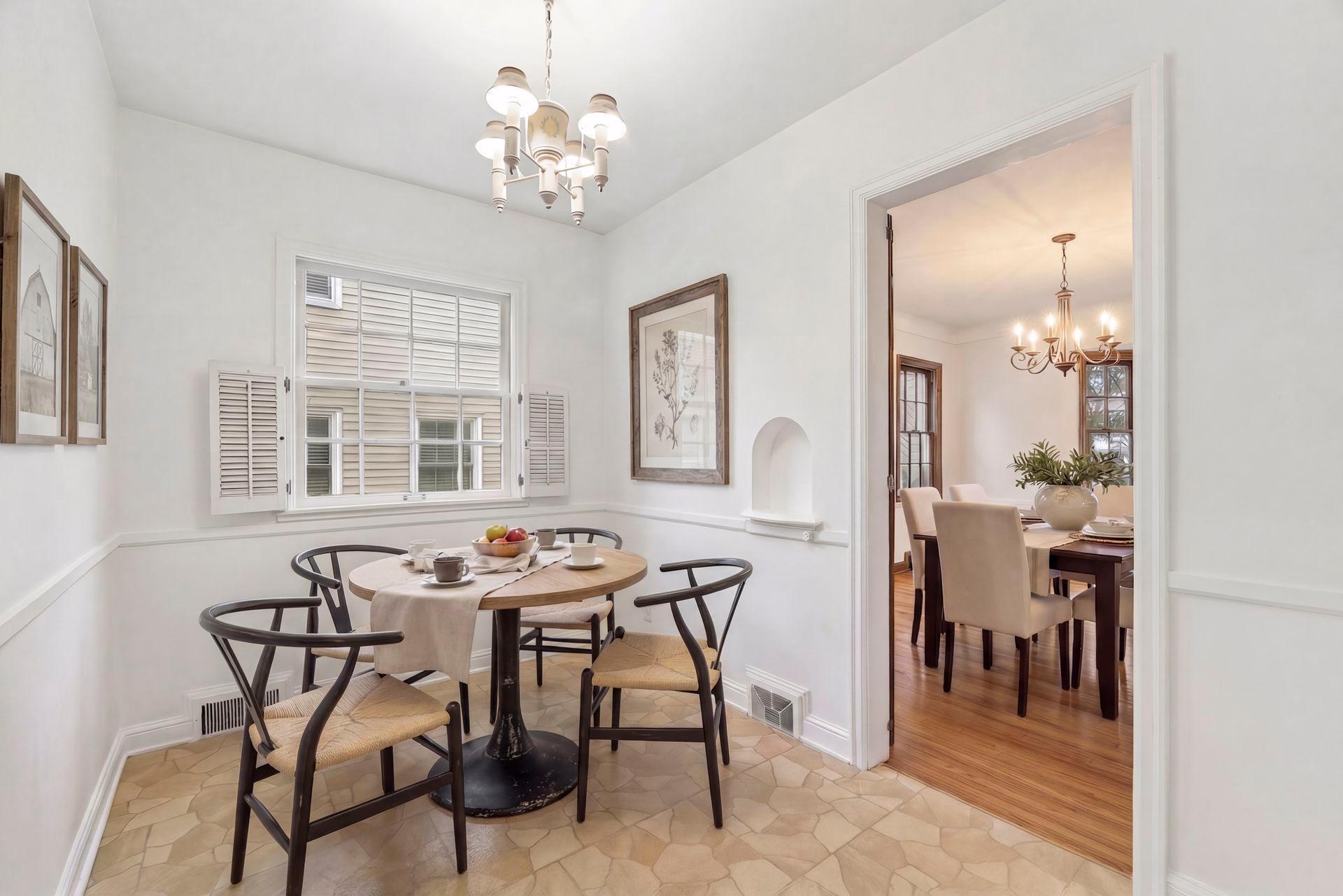 Breakfast Nook (virtually staged)
