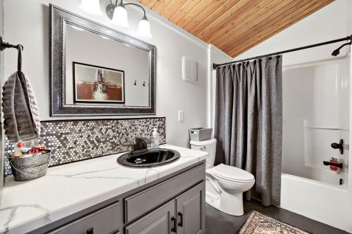 8630 215th St N - Web Quality - 029 - 23 Bathroom.jpg