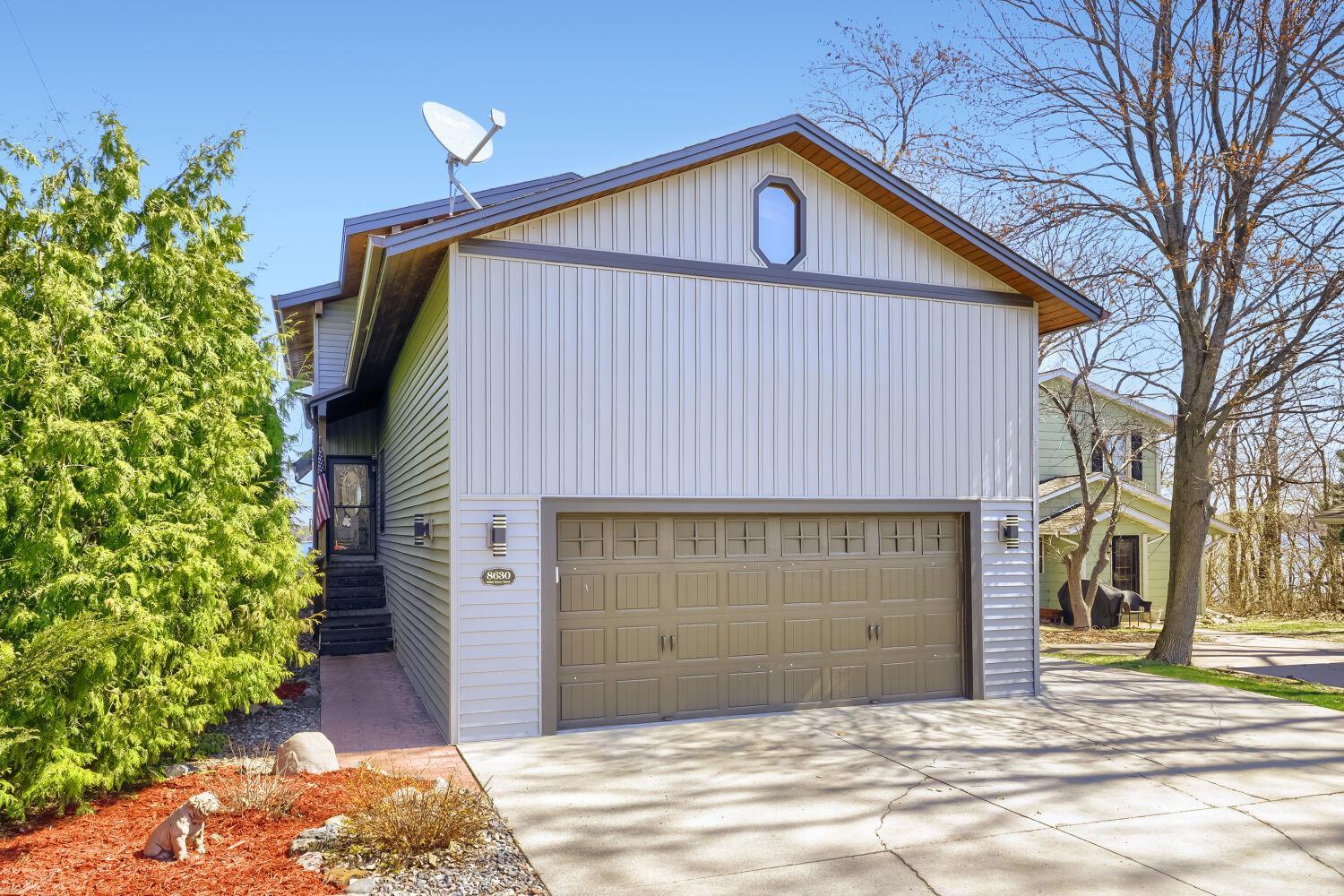 8630 215th St N - Web Quality - 002 - 01 Exterior Front.jpg