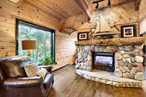 8630 215th St N - Web Quality - 017 - 11 Family Room.jpg