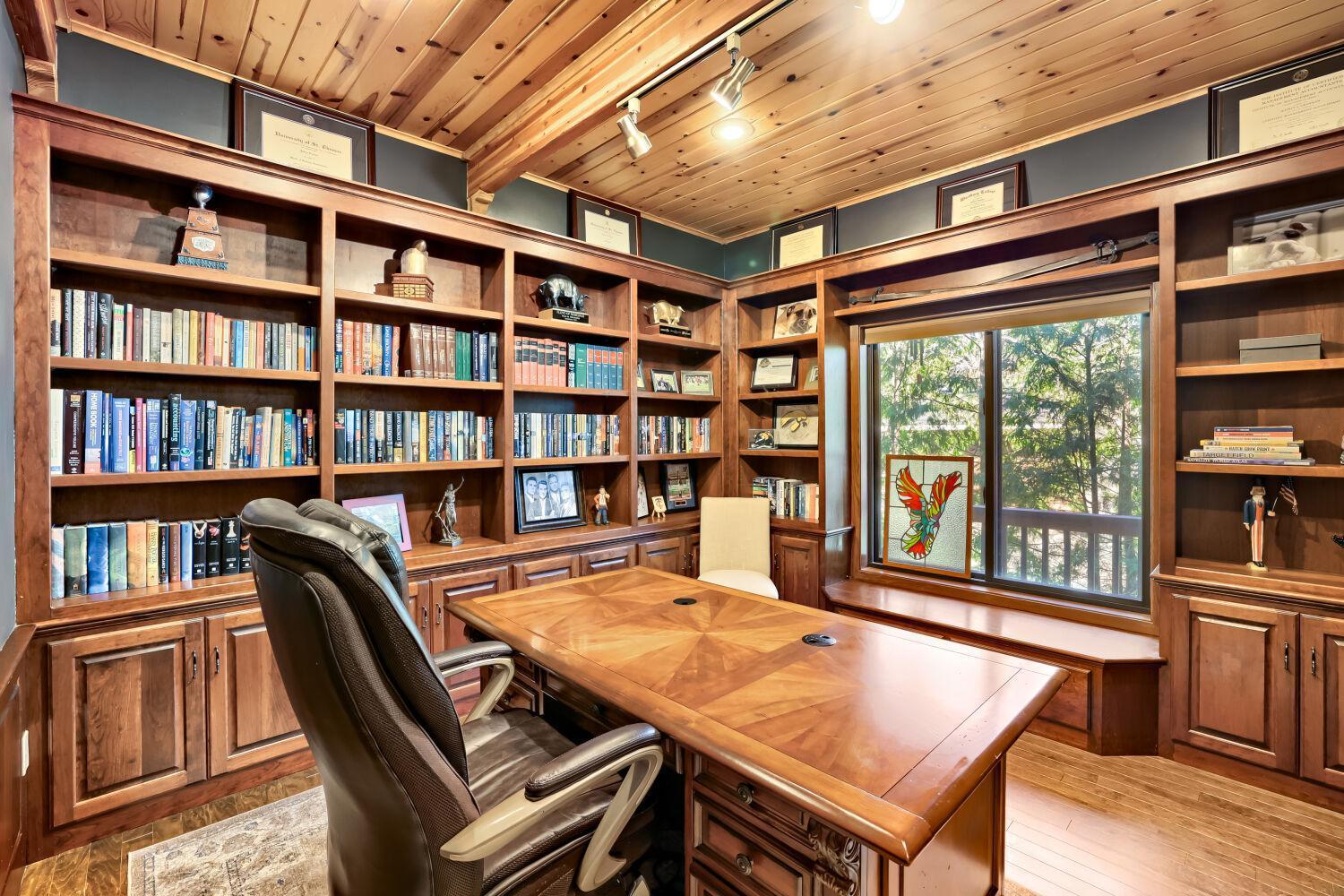 8630 215th St N - Web Quality - 011 - 05 Office.jpg