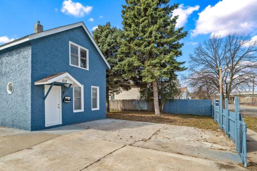 612 Bush Avenue, Saint Paul, MN 55130