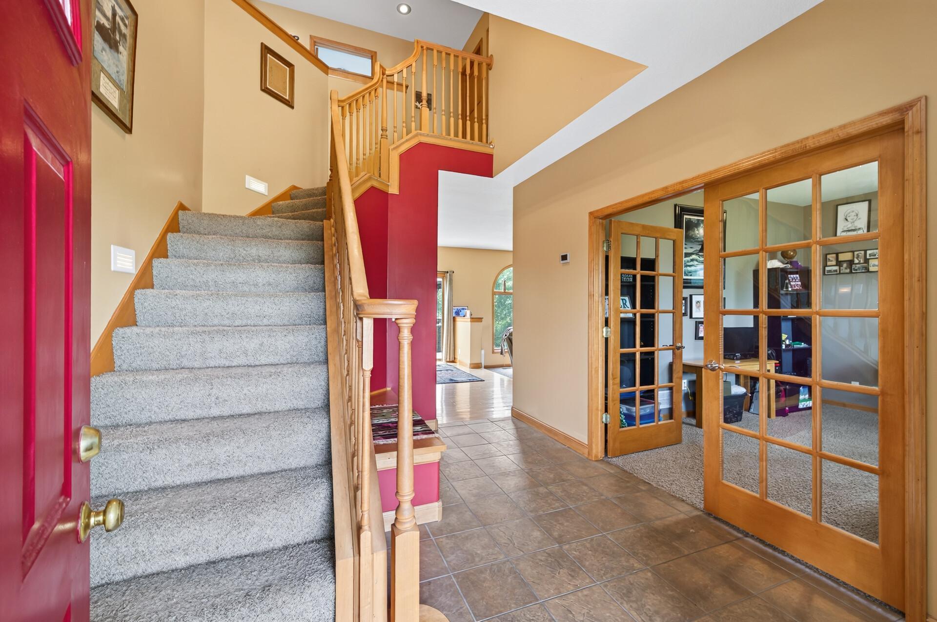From the moment you first step into the door you can admire the wide open floorplan.