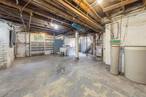 619 2nd Avenue NE, Waseca, MN 56093