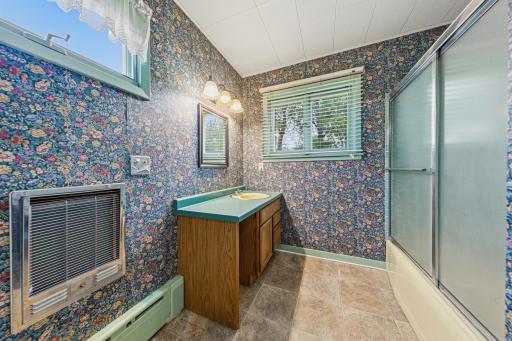 619 2nd Avenue NE, Waseca, MN 56093