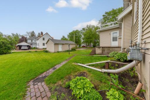 619 2nd Avenue NE, Waseca, MN 56093