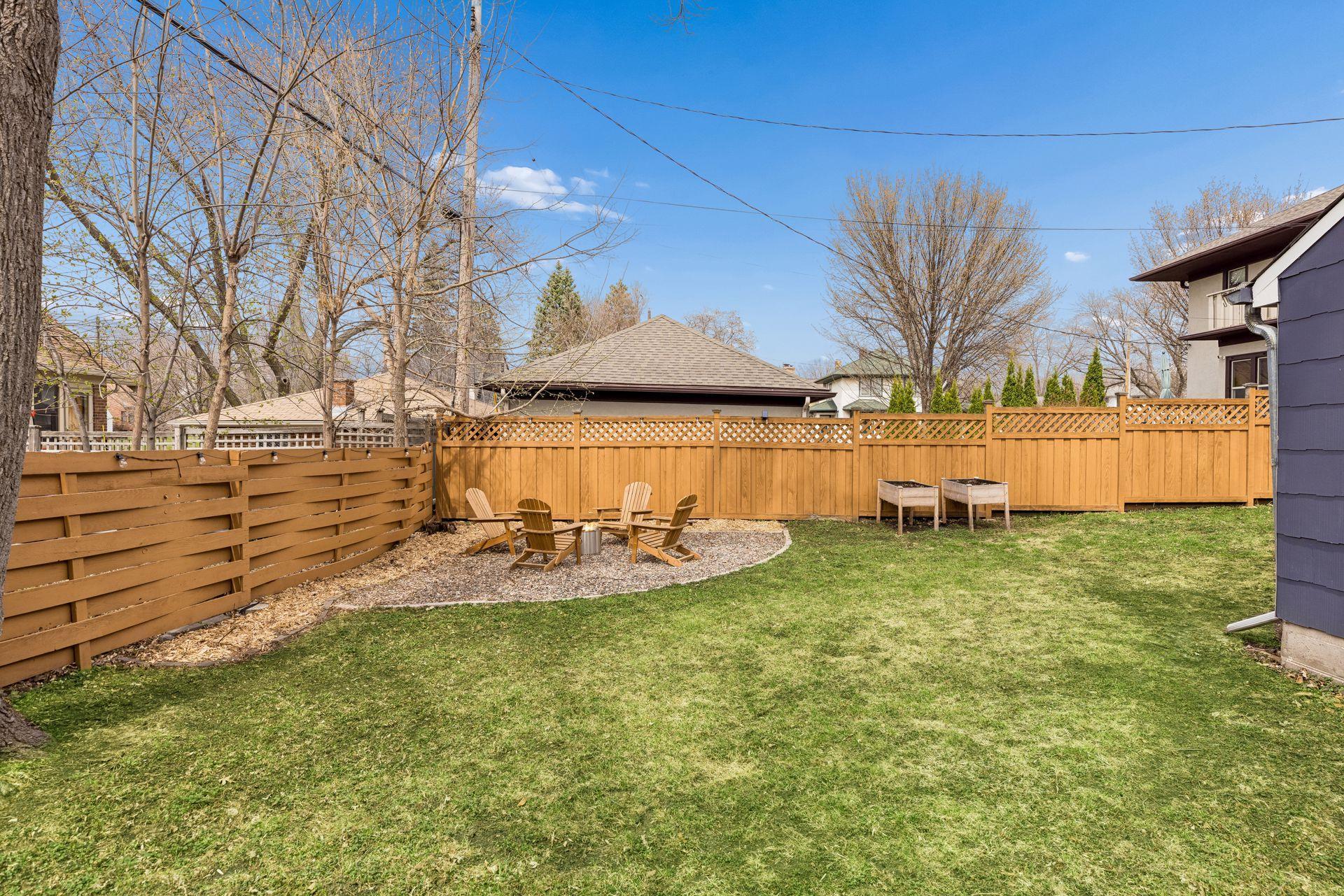 Alternate view of the backyard.