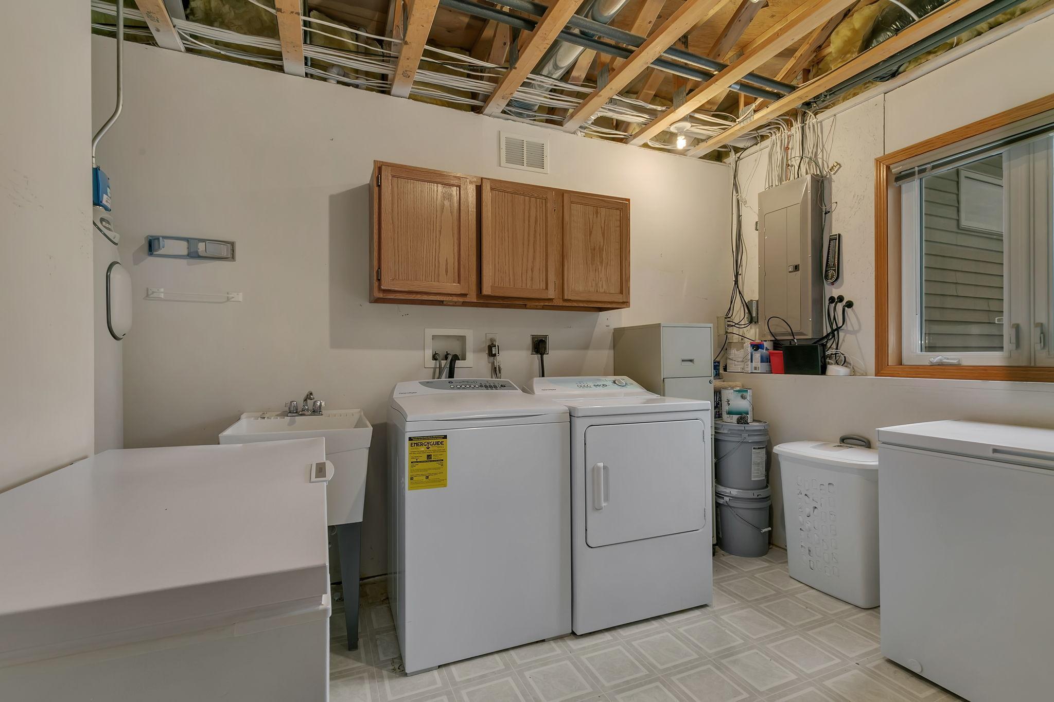 Lower level laundry