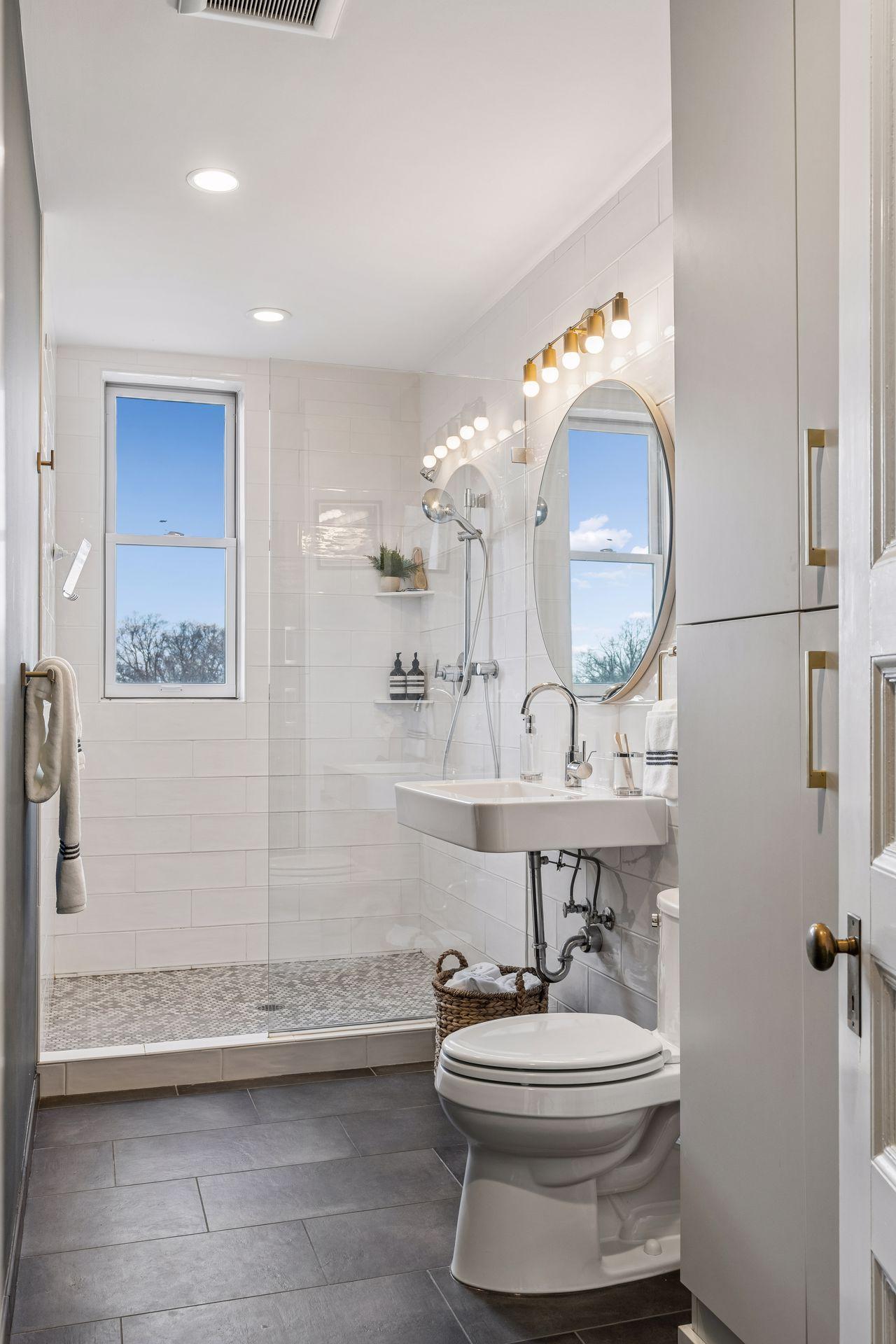 Beautiful bath with in-floor heat