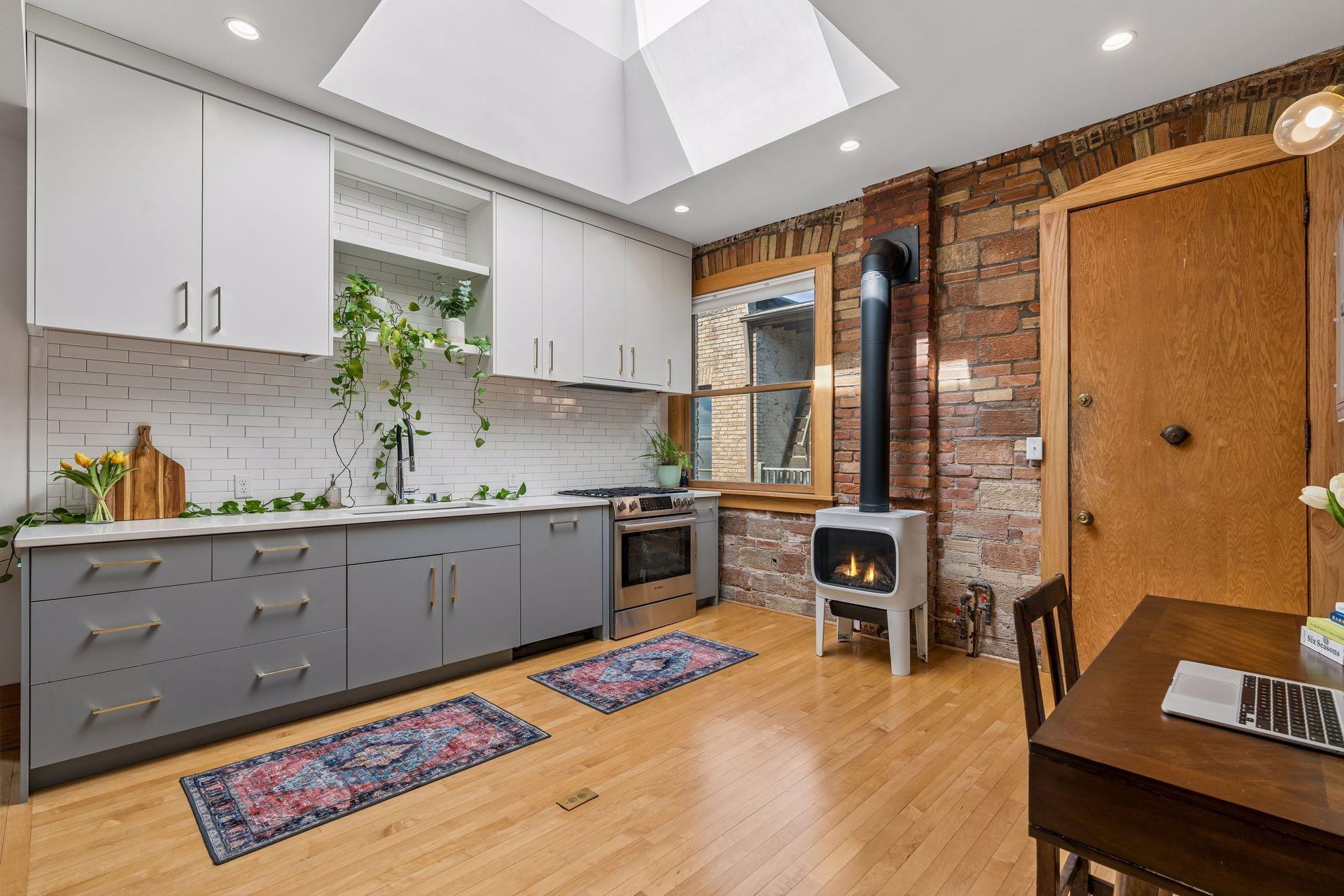 Stunningly renovated kitchen!