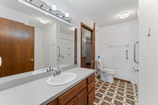 2136 49th Way E, Inver Grove Heights, MN 55077