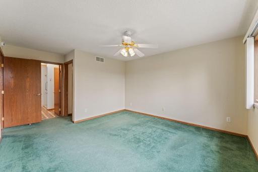 2136 49th Way E, Inver Grove Heights, MN 55077