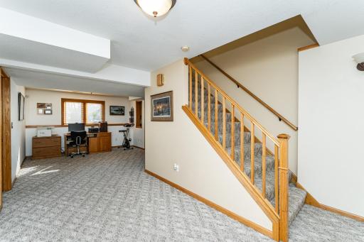 2112 Alice Lane SW, Rochester, MN 55902