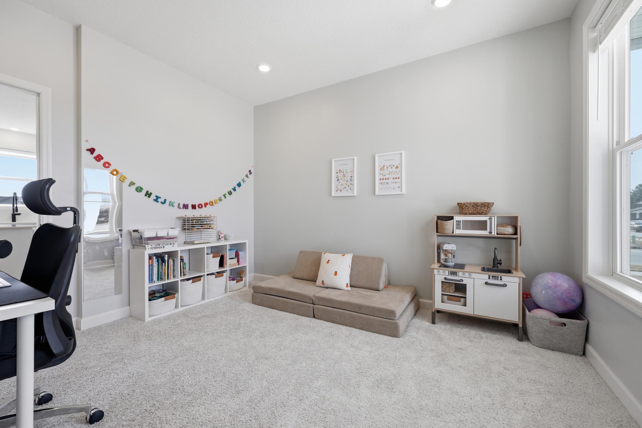 Main-floor Bedroom/office