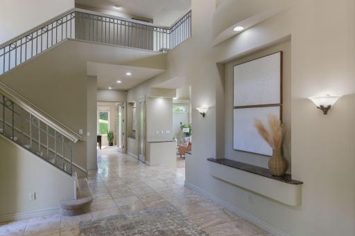 An ideal blend of functionality, openness, and warmth.