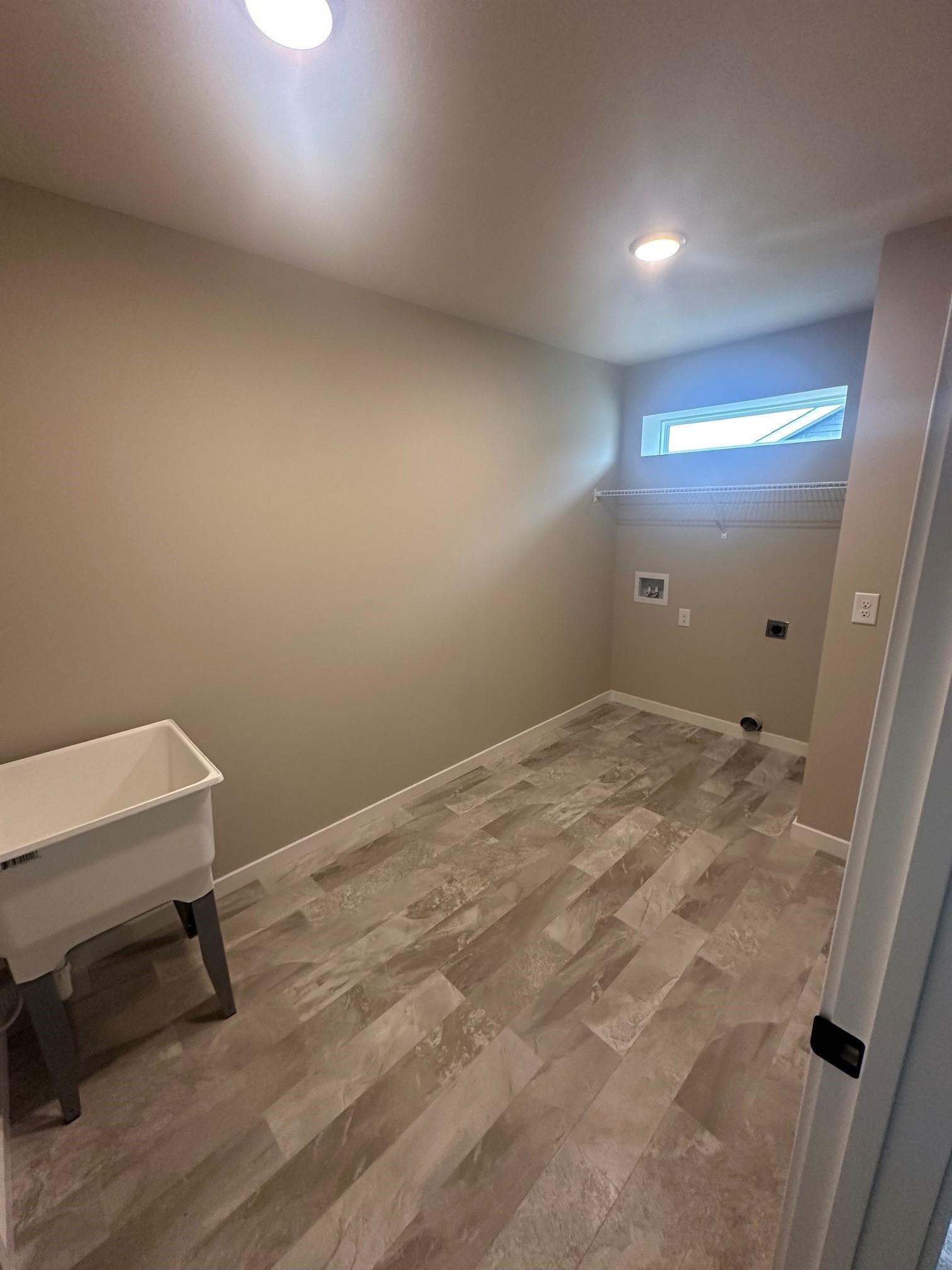 Laundry with laundry tub.jpg