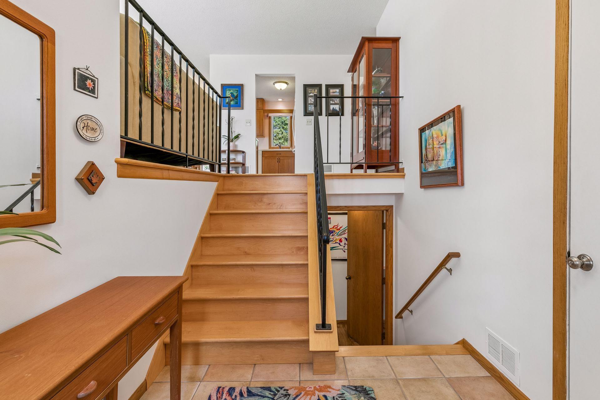 Welcome to well-maintained & move-in ready!