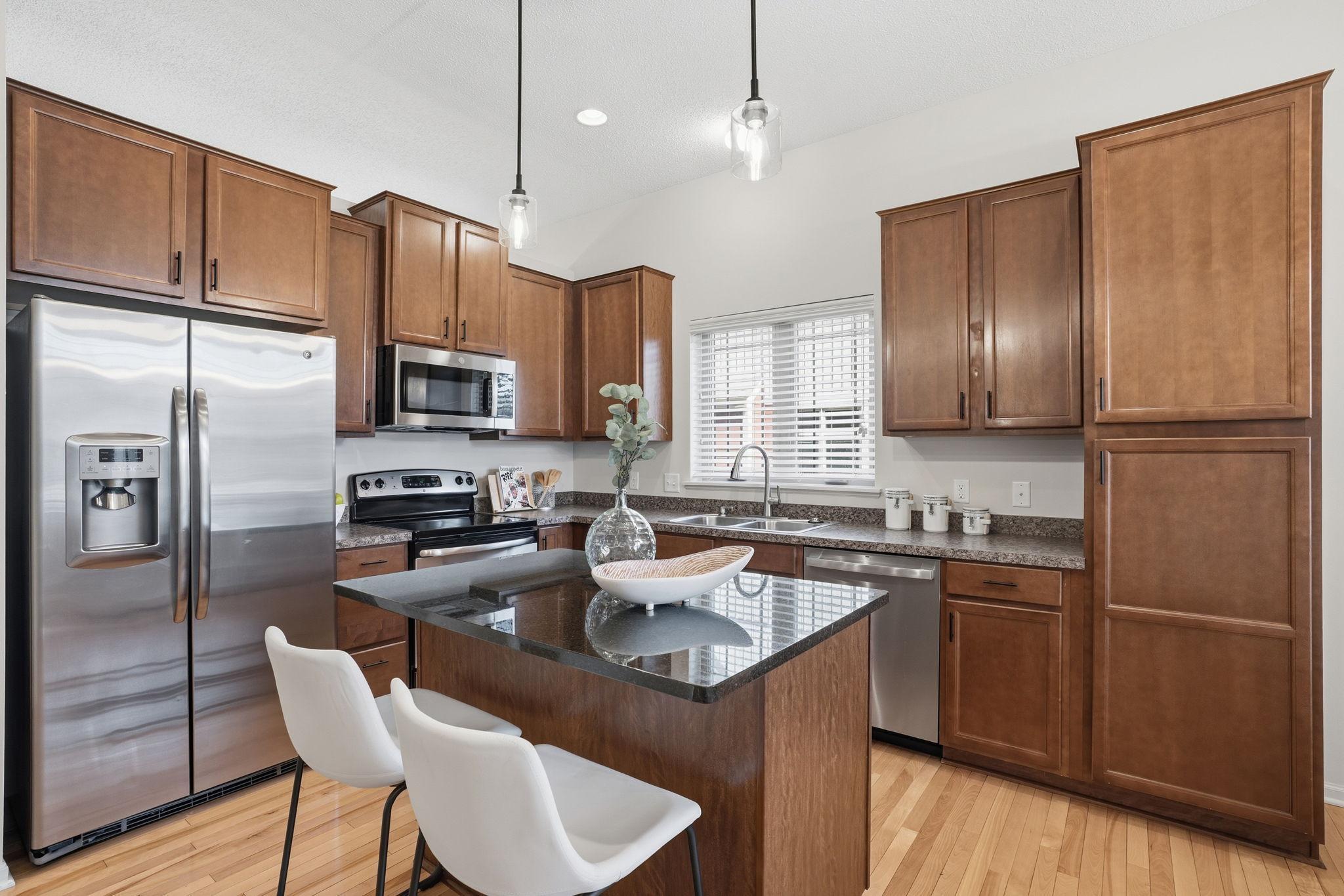 31-web-or-mls-6308 99th Ave N-31.jpg