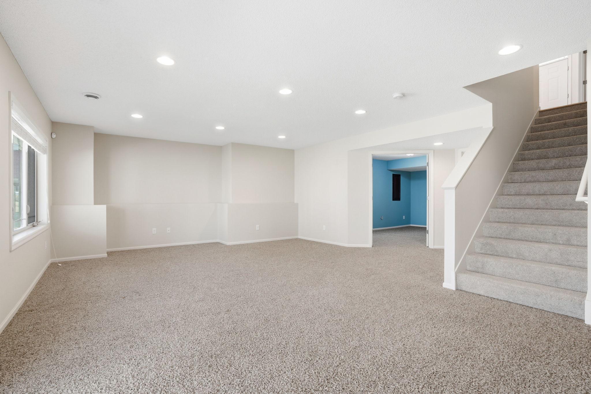 64-web-or-mls-6308 99th Ave N-64.jpg