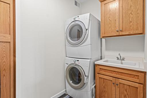 2710 Red Splendor Circle E, Saint Paul, MN 55119