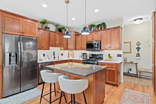 2710 Red Splendor Circle E, Saint Paul, MN 55119