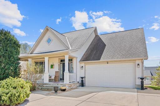 2710 Red Splendor Circle E, Saint Paul, MN 55119