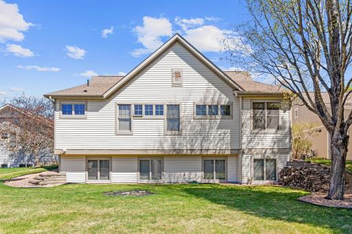 2710 Red Splendor Circle E, Saint Paul, MN 55119