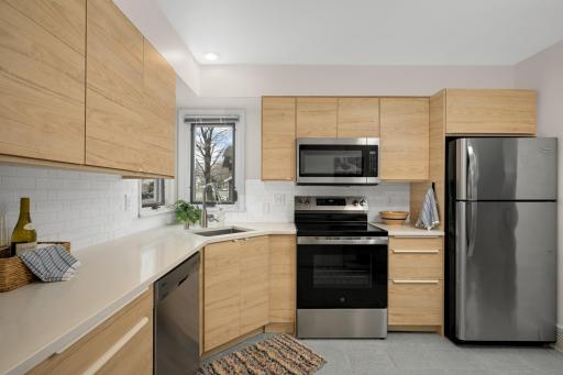 296 Hamline Avenue S, Saint Paul, MN 55105