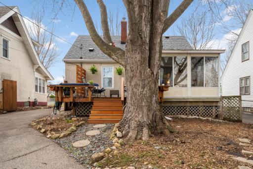 296 Hamline Avenue S, Saint Paul, MN 55105