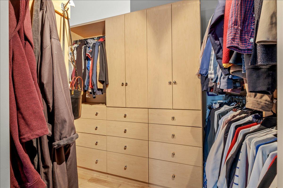 Custom closet