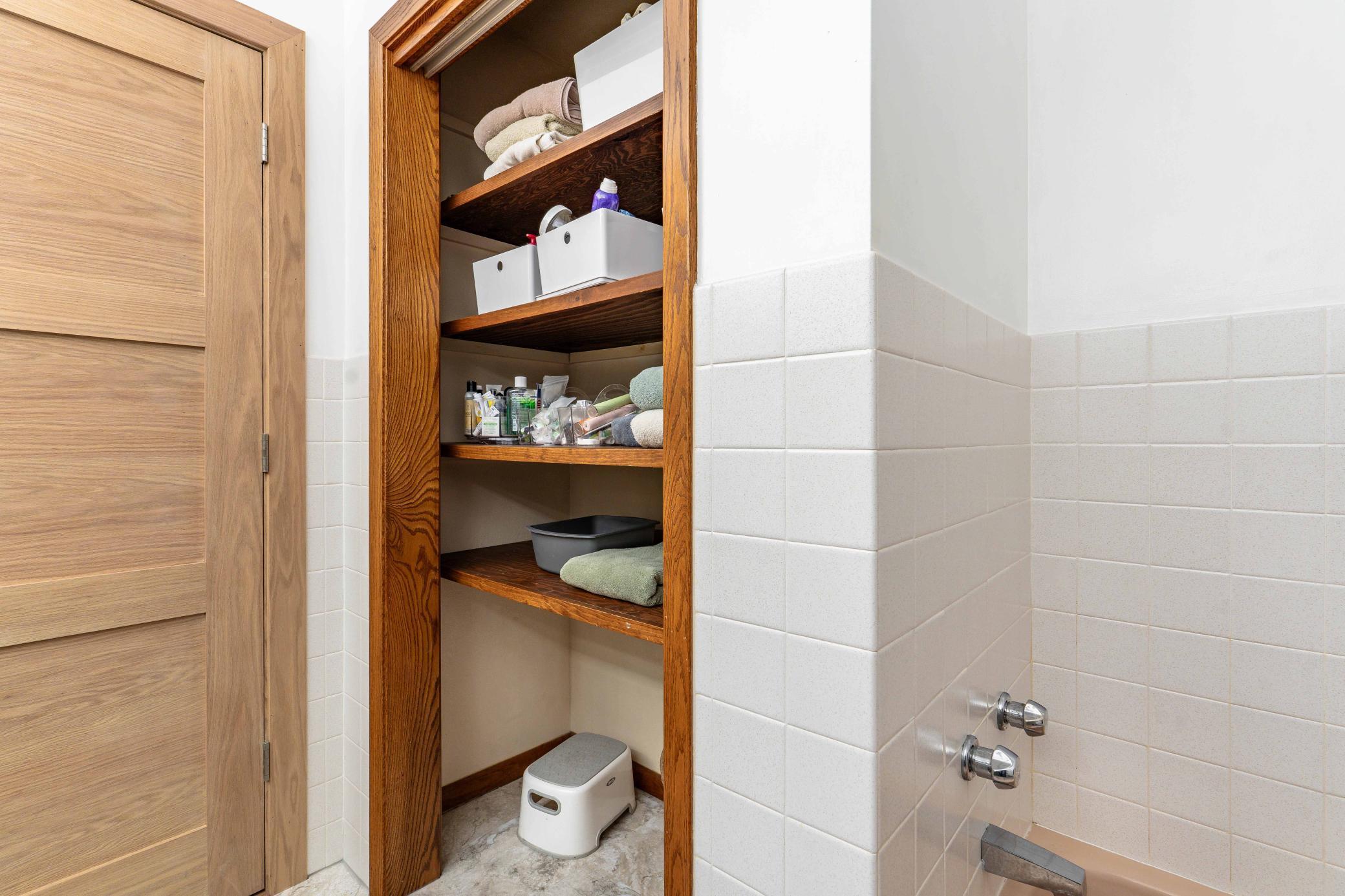 417 Division St Elbow Lake-215.jpg