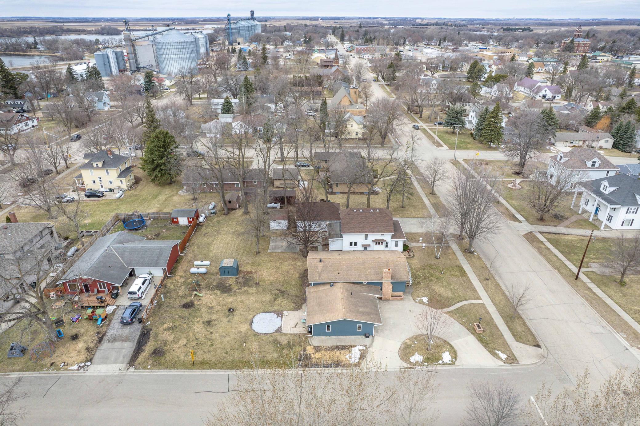 417 Division St Elbow Lake-306.jpg