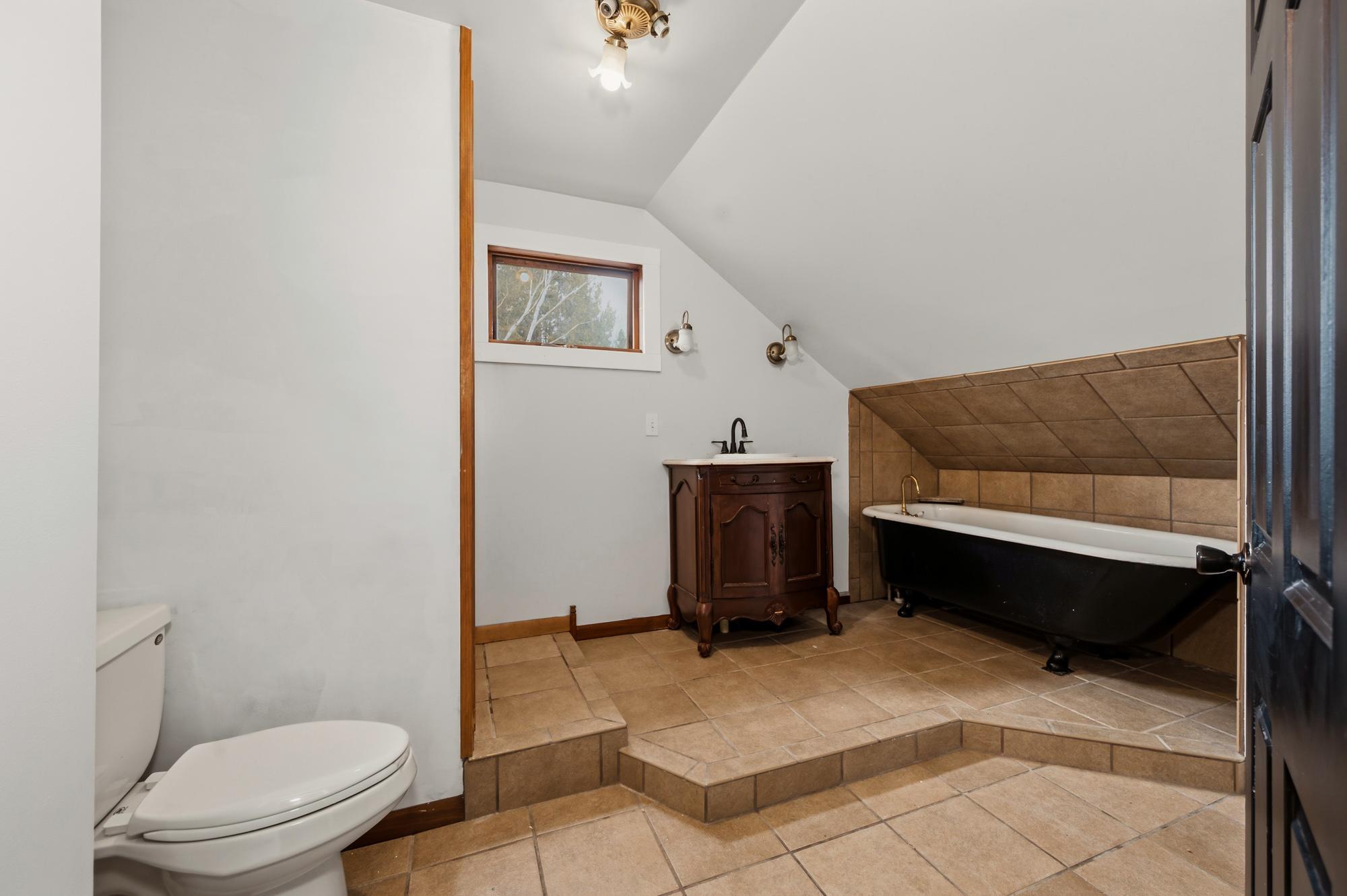 Upstairs bathroom