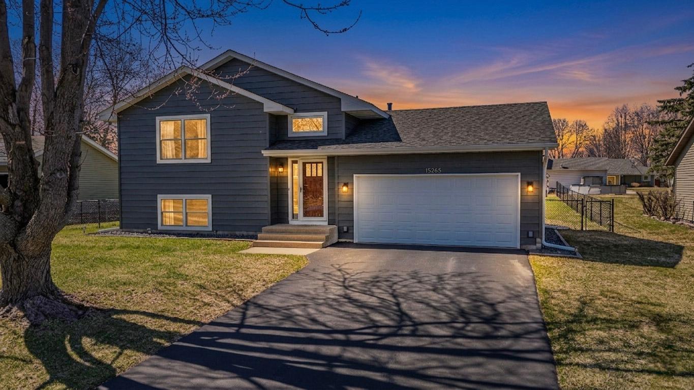 Welcome home to 15265 Danbury Ave W!