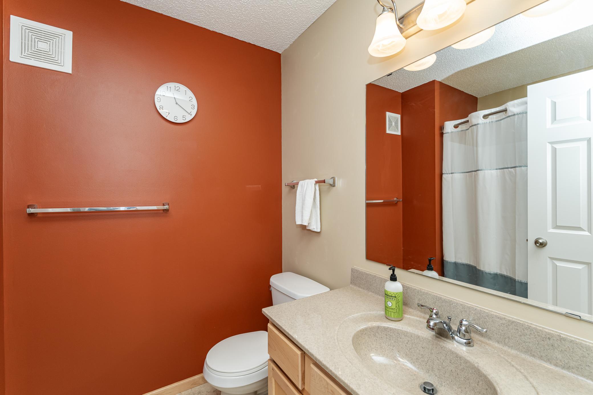 Upper Level Full Bath