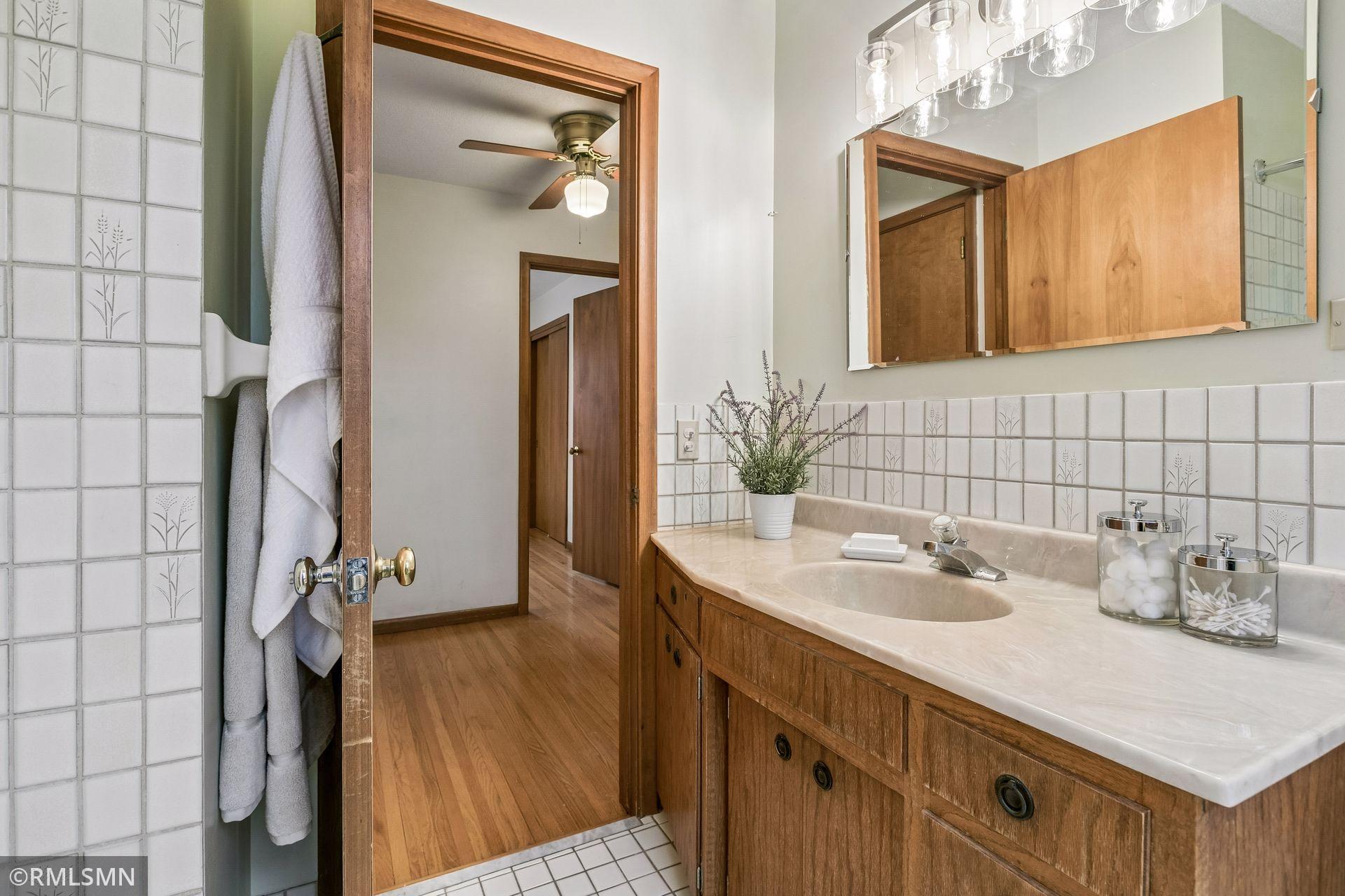 New light fixture and toilet '26