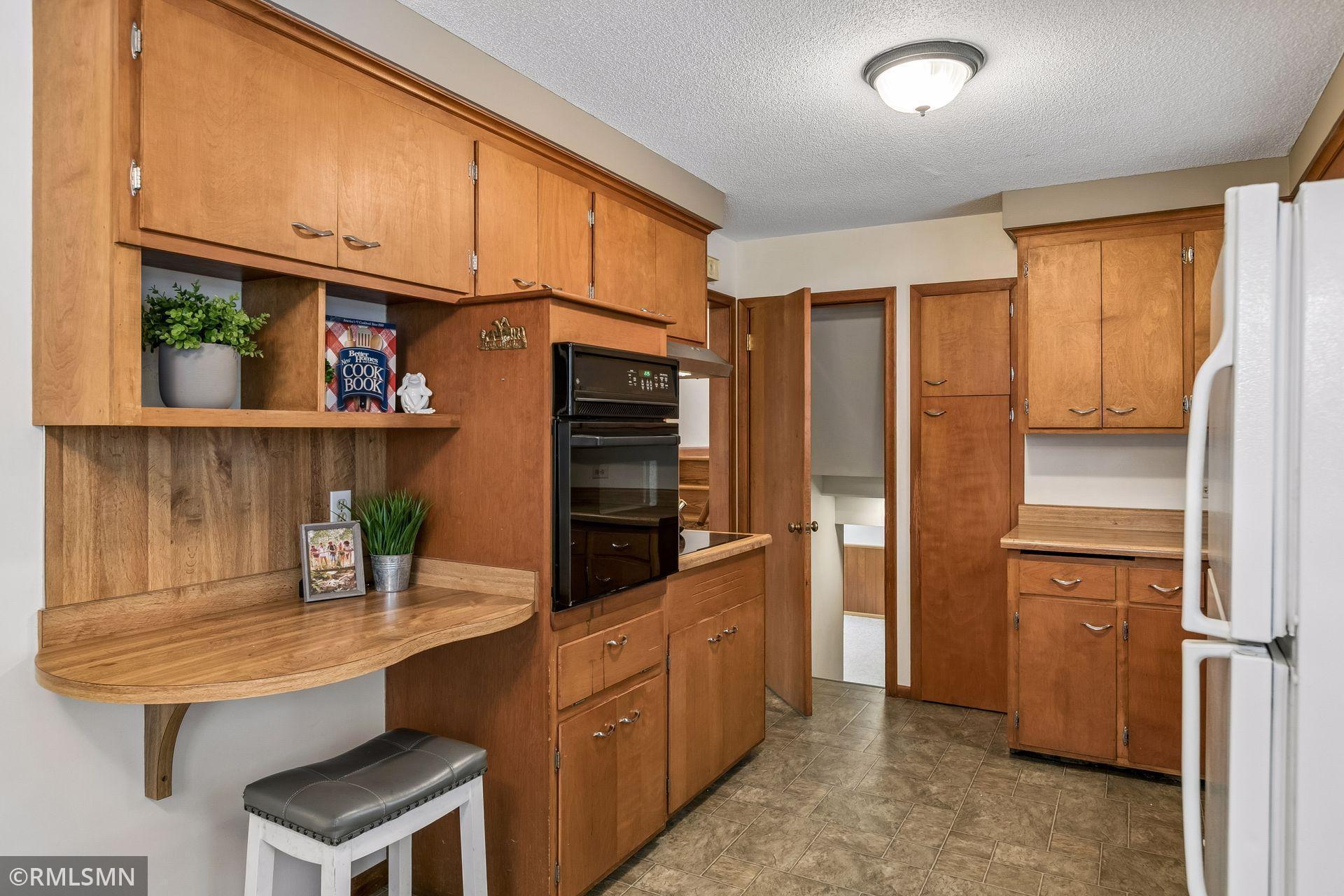 Breakfast Bar or Desk area in kitchen
