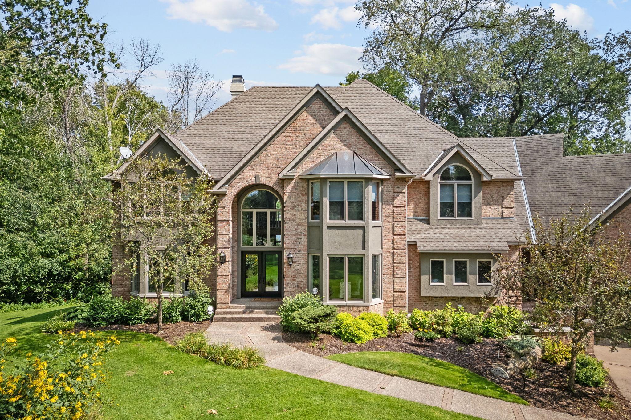 3-web-or-mls-25665 W Comfort Dr-8.jpg