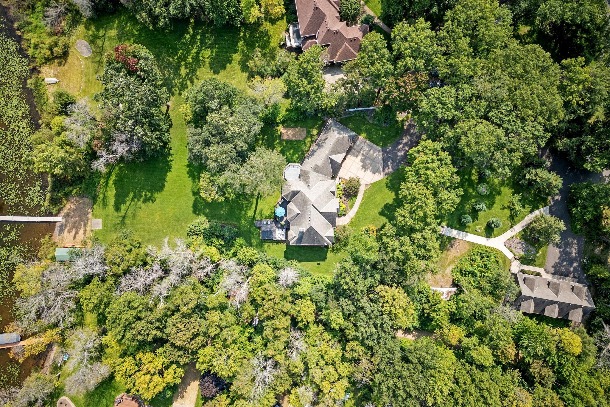 5-web-or-mls-25665 W Comfort Dr-1.jpg