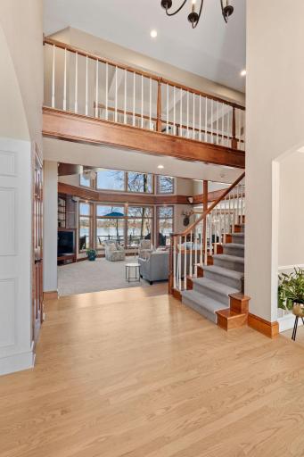 16-web-or-mls-25665 W Comfort Dr Interior-4.jpg