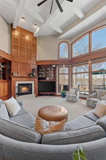 22-web-or-mls-25665 W Comfort Dr Interior-10.jpg