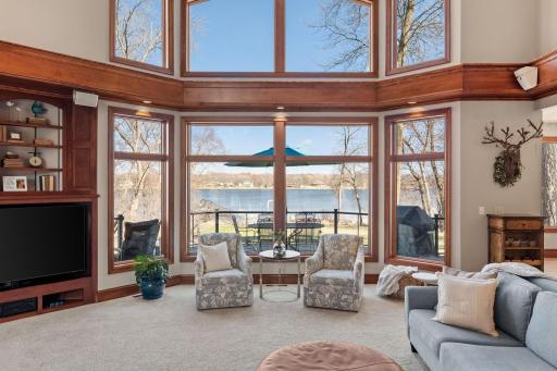 20-web-or-mls-25665 W Comfort Dr Interior-8.jpg