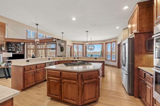 36-web-or-mls-25665 W Comfort Dr Interior-24.jpg